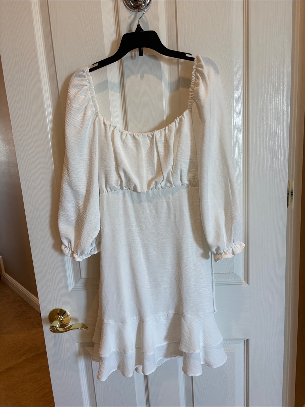 SPEECHLESS White Puff Sleeve Ruffle Hem Dress